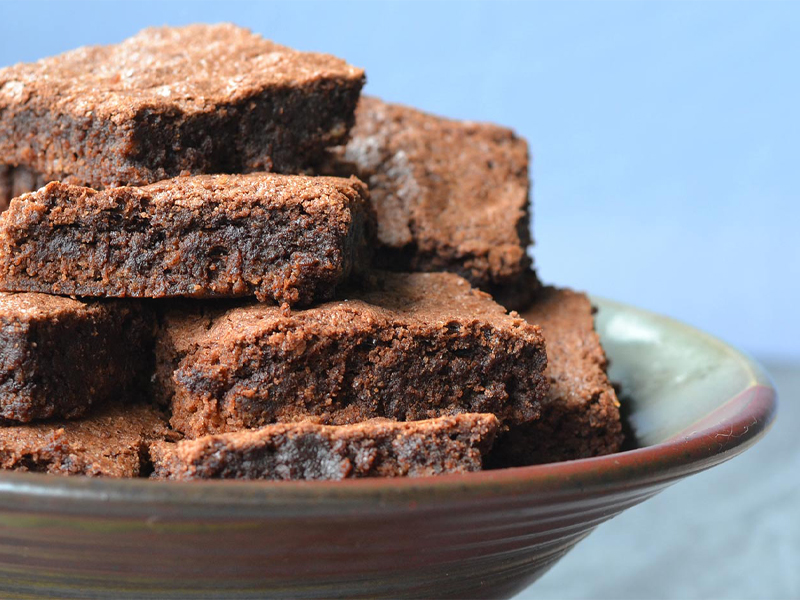 Brownies stacked on circular plate