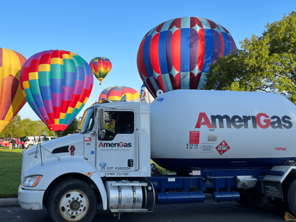 amerigas propane bobtail delivering propane